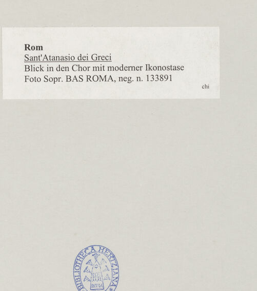 Rückseite von Sopr. BAS ROMA [https://www.deutsche-digitale-bibliothek.de/content/lizenzen/rv-ez/] Sant'Atanasio dei Greci - Blick in den Chor mit Ikonostase, bh521087_recto. Foto.