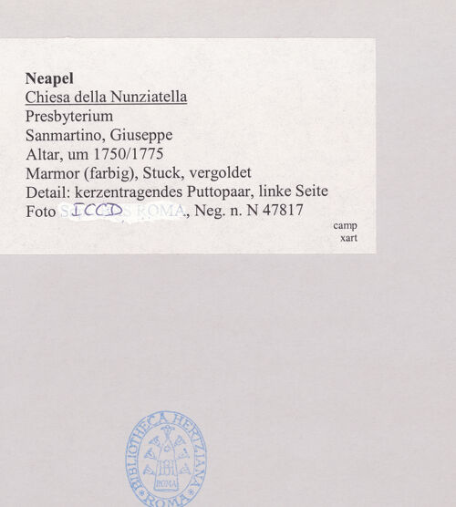 Rückseite von ICCD [https://www.deutsche-digitale-bibliothek.de/content/lizenzen/rv-ez/] Kerzentragendes Puttopaar, linke Seite, bh521648_recto. Foto.