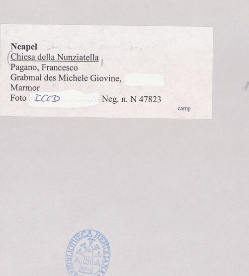 Rückseite von ICCD [https://www.deutsche-digitale-bibliothek.de/content/lizenzen/rv-ez/] Grabmal des Michele Giovine - Gesamtansicht, bh521654_recto. Foto.