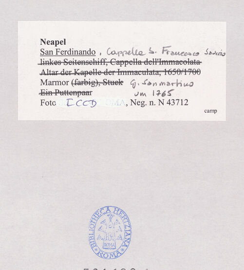 Rückseite von ICCD [https://www.deutsche-digitale-bibliothek.de/content/lizenzen/rv-ez/] Vier Engel mit den Symbole des heiligen Franz XaverEngel mit Symbol des heiligen Franz Xaver - Gesamtansicht, bh521692_recto. Foto.