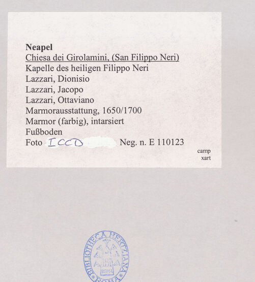 Rückseite von ICCD [https://www.deutsche-digitale-bibliothek.de/content/lizenzen/rv-ez/] Marmorausstattung - Fußboden, Detail, bh521697_recto. Foto.