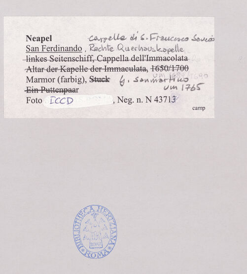 Rückseite von ICCD [https://www.deutsche-digitale-bibliothek.de/content/lizenzen/rv-ez/] Vier Engel mit den Symbole des heiligen Franz XaverEngel mit Symbol des heiligen Franz Xaver - Gesamtansicht, bh521735_recto. Foto.