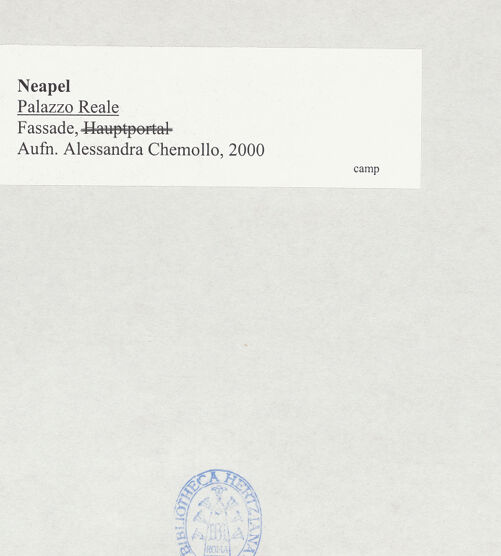 Rückseite von Chemollo, Alessandra [https://www.deutsche-digitale-bibliothek.de/content/lizenzen/rv-ez/] Palazzo Reale - Detail, Portal, bh522955_recto. Foto: Chemollo, Alessandra.