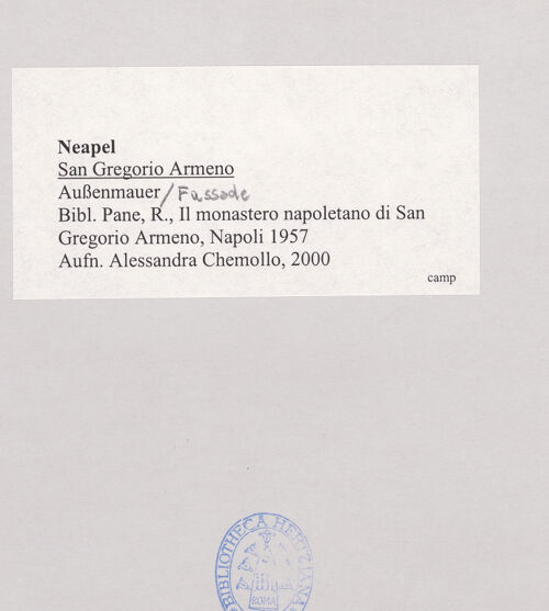 Rückseite von Chemollo, Alessandra [https://www.deutsche-digitale-bibliothek.de/content/lizenzen/rv-ez/] San Gregorio Armeno - Fassade, bh523025_recto. Foto: Chemollo, Alessandra.