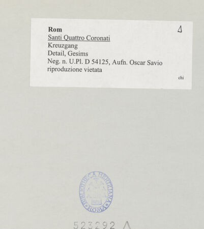 Rückseite von Bibliotheca Hertziana [https://www.deutsche-digitale-bibliothek.de/content/lizenzen/rv-fz/] Santi Quattro CoronatiInneres - Detail, Gesims, bh523292_recto. Foto: Savio, Oscar.