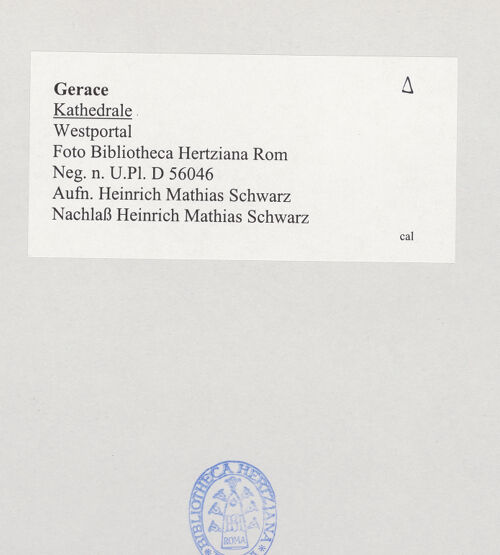 Rückseite von Bibliotheca Hertziana [https://www.deutsche-digitale-bibliothek.de/content/lizenzen/rv-fz/] CattedraleWestfassade - Hauptportal, bh524808_recto. Foto: Schwarz, Heinrich Mathias.