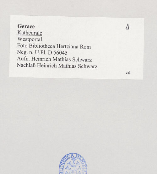 Rückseite von Bibliotheca Hertziana [https://www.deutsche-digitale-bibliothek.de/content/lizenzen/rv-fz/] CattedraleWestfassade - Hauptportal, bh524810_recto. Foto: Schwarz, Heinrich Mathias.
