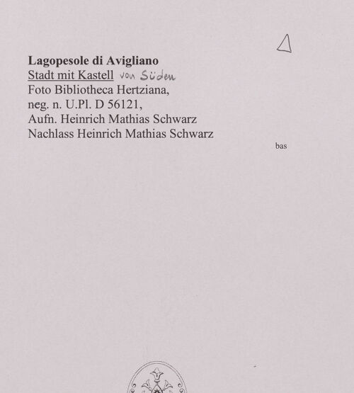 Rückseite von Bibliotheca Hertziana [https://www.deutsche-digitale-bibliothek.de/content/lizenzen/rv-fz/] Ansicht mit Burg von Süden, bh526240_recto. Foto: Schwarz, Heinrich Mathias.