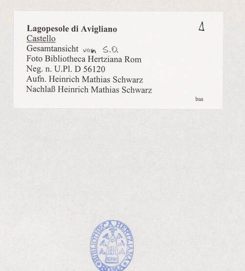 Rückseite von Bibliotheca Hertziana [https://www.deutsche-digitale-bibliothek.de/content/lizenzen/rv-fz/] Ansicht mit Kastell von Südosten, bh526242_recto. Foto: Schwarz, Heinrich Mathias.