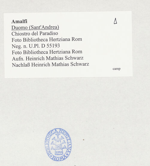 Rückseite von Bibliotheca Hertziana [https://www.deutsche-digitale-bibliothek.de/content/lizenzen/rv-fz/] DuomoChiostro del Paradiso - Blick in den Innenhof, bh526310_recto. Foto: Schwarz, Heinrich Mathias.
