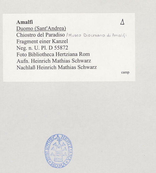 Rückseite von Bibliotheca Hertziana [https://www.deutsche-digitale-bibliothek.de/content/lizenzen/rv-fz/] Fragmente einer Kanzel - Fragmente in der Chiostro del Paradiso, bh526317_recto. Foto: Schwarz, Heinrich Mathias.