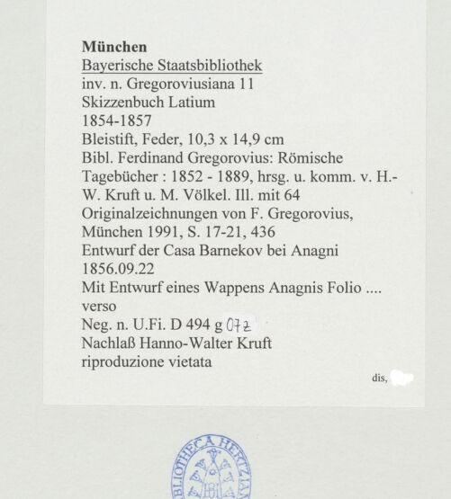 Rückseite von Bibliotheca Hertziana [https://www.deutsche-digitale-bibliothek.de/content/lizenzen/rv-ez/] Skizzenbuch LatiumWappen von Anagni und Casa Gigli (Barnekow) bei Anagni - links, bh530133_recto. Foto.