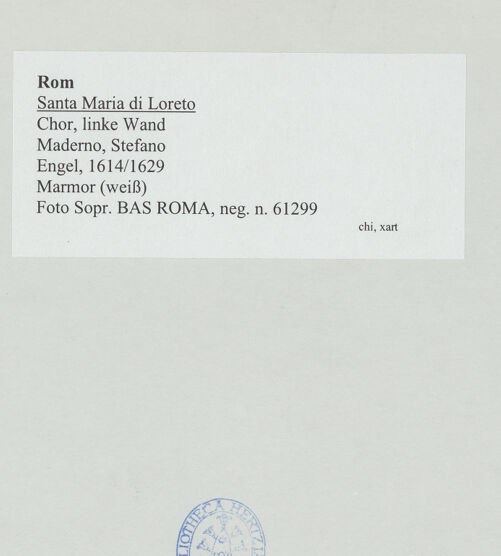 Rückseite von Sopr. BAS ROMA [https://www.deutsche-digitale-bibliothek.de/content/lizenzen/rv-ez/] Engel - Gesamtansicht, frontal, bh530823_recto. Foto.