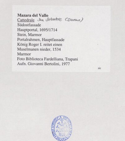 Rückseite von Biblioteca Fardelliana, Trapani [https://www.deutsche-digitale-bibliothek.de/content/lizenzen/rv-ez/] HauptportalRoger I., Graf von Sizilien, reitet einen Muselmanen nieder - Detail, bh531747_recto. Foto: Bertolini, Giovanni.