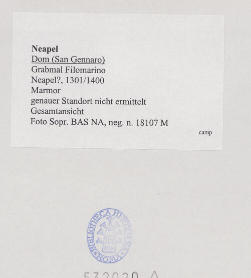 Rückseite von Sopr. BAS NA [https://www.deutsche-digitale-bibliothek.de/content/lizenzen/rv-ez/] Grabmal Filomarino - Gesamtansicht, bh532020_recto. Foto.