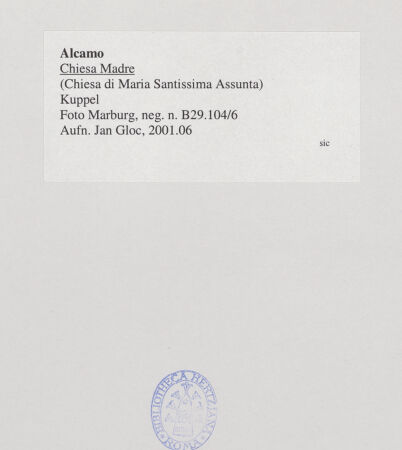 Rückseite von Foto Marburg [https://www.deutsche-digitale-bibliothek.de/content/lizenzen/rv-ez/] Chiesa Madre - Ansicht von Südosten, bh532310_recto. Foto: Gloc, Jan.