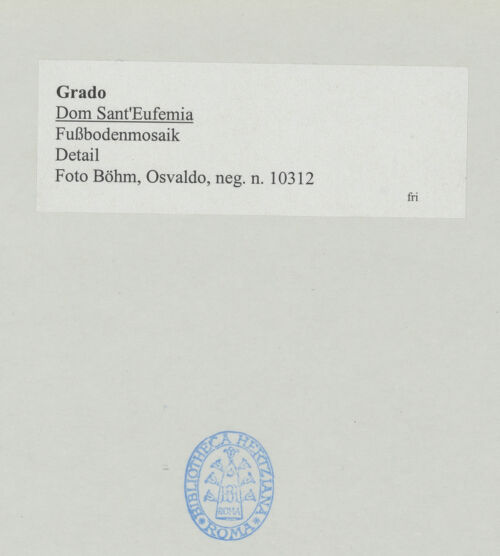 Rückseite von Böhm [https://www.deutsche-digitale-bibliothek.de/content/lizenzen/rv-ez/] Fußboden des Mittelschiffes - Linke Seite, Detail, bh533515_recto. Foto: Böhm, Osvaldo.