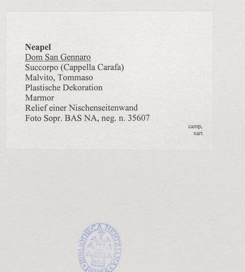 Rückseite von Sopr. BAS NA [https://www.deutsche-digitale-bibliothek.de/content/lizenzen/rv-ez/] Dekoration der WändeWandtafeln - Tafel 5, bh533877_recto. Foto.