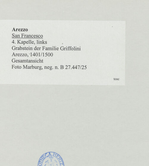 Rückseite von Foto Marburg [https://www.deutsche-digitale-bibliothek.de/content/lizenzen/rv-ez/] Grabstein der Familie Griffolini - Gesamtansicht, bh534546_recto. Foto: Haag, Paul.