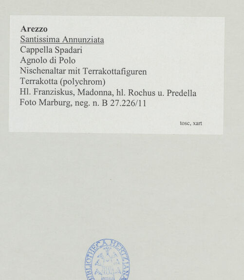 Rückseite von Foto Marburg [https://www.deutsche-digitale-bibliothek.de/content/lizenzen/rv-ez/] Nischenaltar mit Terrakottafiguren - Mittleres Register und Predella, bh535112_recto. Foto: Gloc, Jan.