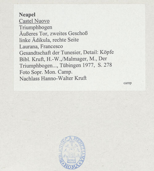 Rückseite von Sopr. BAS NA [https://www.deutsche-digitale-bibliothek.de/content/lizenzen/rv-ez/] Triumphbogen Alfonsos VTriumphaler Einzug Alfons V. in NeapelGesandtschaft der Tunesier - Detail: Köpfe, bh535660_recto. Foto.