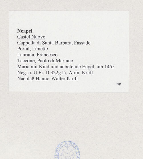 Rückseite von Bibliotheca Hertziana [https://www.deutsche-digitale-bibliothek.de/content/lizenzen/rv-fz/] PortaldekorationMaria mit Kind im Kreise anbetender Engel - Detail: Madonna, bh535701_recto. Foto: Kruft, Hanno-Walter.