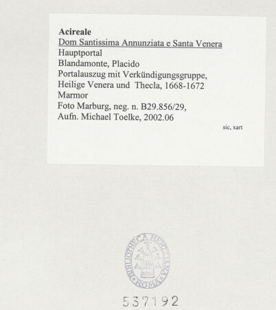 Rückseite von Foto Marburg [https://www.deutsche-digitale-bibliothek.de/content/lizenzen/rv-ez/] Portal mit Verkündigungsgruppe, Heilige Venera und Thecla - Teilansicht, bh537192_recto. Foto: Tölke, Michael.