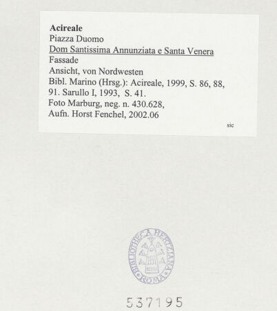 Rückseite von Foto Marburg [https://www.deutsche-digitale-bibliothek.de/content/lizenzen/rv-ez/] DuomoWestfassade - Ansicht von Nordwesten, bh537195_recto. Foto: Fenchel, Horst.