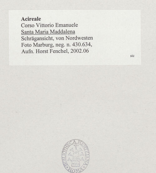 Rückseite von Foto Marburg [https://www.deutsche-digitale-bibliothek.de/content/lizenzen/rv-fz/] Santa Maria Maddalena - Schrägansicht von Nordwesten, bh537210_recto. Foto: Fenchel, Horst.