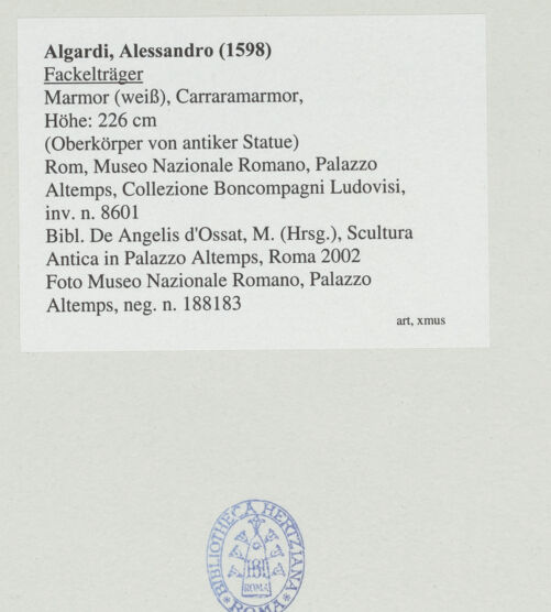 Rückseite von Museo Nazionale Romano, Palazzo Altemps [https://www.deutsche-digitale-bibliothek.de/content/lizenzen/rv-ez/] Fackelträger - , bh540163_recto. Foto.