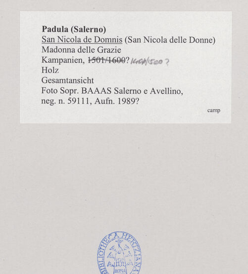 Rückseite von Sopr. BAAAS Salerno e Avellino [https://www.deutsche-digitale-bibliothek.de/content/lizenzen/rv-ez/] Madonna delle Grazie - Gesamtansicht, bh540436_recto. Foto.