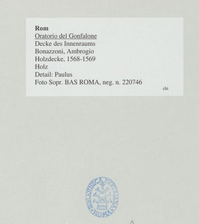 Rückseite von Sopr. BAS ROMA [https://www.deutsche-digitale-bibliothek.de/content/lizenzen/rv-ez/] Holzdecke - Detail: Paulus, bh540635_recto. Foto.