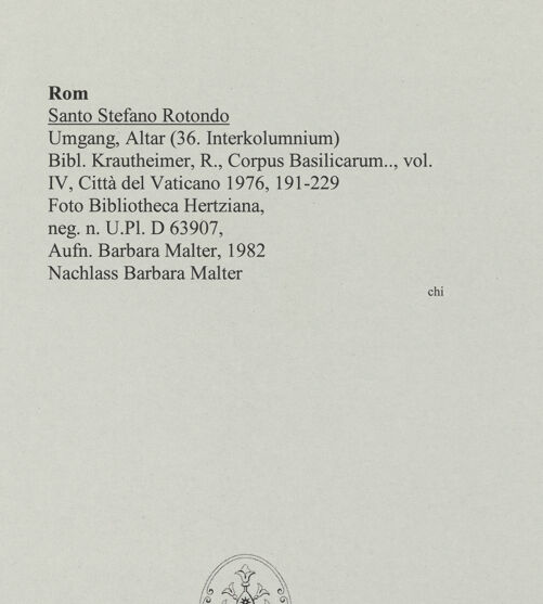 Rückseite von Bibliotheca Hertziana [http://creativecommons.org/licenses/by-nc-sa/4.0/] Santo Stefano RotondoDeambulatorium - Umgang, Altar (36. Interkolumnium), bh552404_recto. Foto: Malter, Barbara.