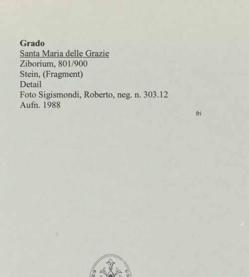 Rückseite von Sigismondi, Roberto [http://creativecommons.org/licenses/by-nc-sa/4.0/] Bogen eines Ziboriums mit Vögeln und Blattwerk - Detail, bh554082_recto. Foto: Sigismondi, Roberto.