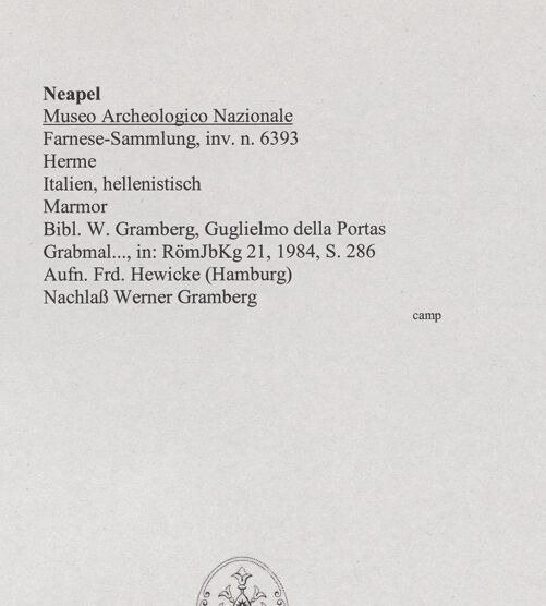 Rückseite von Hewicker, Friedrich (Hamburg) [https://www.deutsche-digitale-bibliothek.de/content/lizenzen/rv-ez/] Weibliche Herme - Frontalansicht, bh554300_recto. Foto: Hewicker, Friedrich.