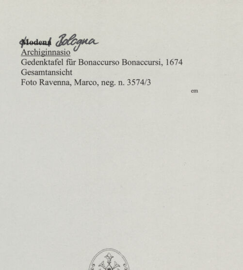 Rückseite von Ravenna, Marco [https://www.deutsche-digitale-bibliothek.de/content/lizenzen/rv-ez/] Gedenktafel für Bonaccorso Bonaccorsi - Gesamtansicht, bh555726_recto. Foto: Ravenna, Marco.