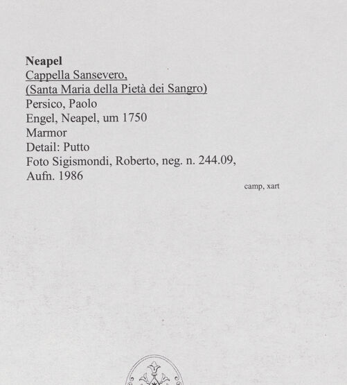 Rückseite von Sigismondi, Roberto [http://creativecommons.org/licenses/by-nc-sa/4.0/] Engel - Detail, bh559020_recto. Foto: Sigismondi, Roberto.