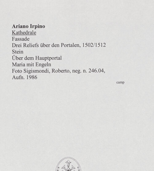 Rückseite von Sigismondi, Roberto [http://creativecommons.org/licenses/by-nc-sa/4.0/] Drei Reliefs über den PortalenMariä Himmelfahrt - Gesamtansicht, bh559600_recto. Foto: Sigismondi, Roberto.