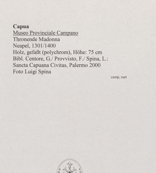 Rückseite von Spina, Luigi [https://www.deutsche-digitale-bibliothek.de/content/lizenzen/rv-ez/] Thronende Madonna - Seitenansicht: Oberkörper, bh560434_recto. Foto: Spina, Luigi.