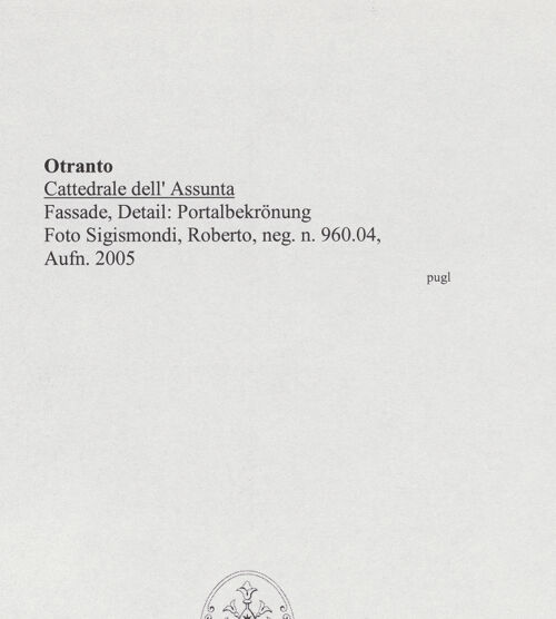 Rückseite von Sigismondi, Roberto [http://creativecommons.org/licenses/by-nc-sa/4.0/] Hauptportal - Detail, Bekrönung, bh564553_recto. Foto: Sigismondi, Roberto.