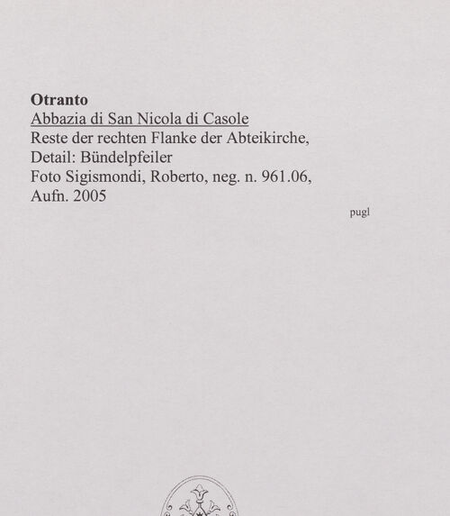 Rückseite von Sigismondi, Roberto [http://creativecommons.org/licenses/by-nc-sa/4.0/] San Nicola di Casole - Nordwand, Pfeiler, Detail, bh564952_recto. Foto: Sigismondi, Roberto.