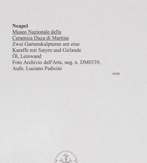 Rückseite von Archivio dell'Arte [https://www.deutsche-digitale-bibliothek.de/content/lizenzen/rv-ez/] Zwei Gartenskulpturen um eine Karaffe mit Satyrn und Girlande - Gesamtansicht, bh565764_recto. Foto: Pedicini, Luciano.