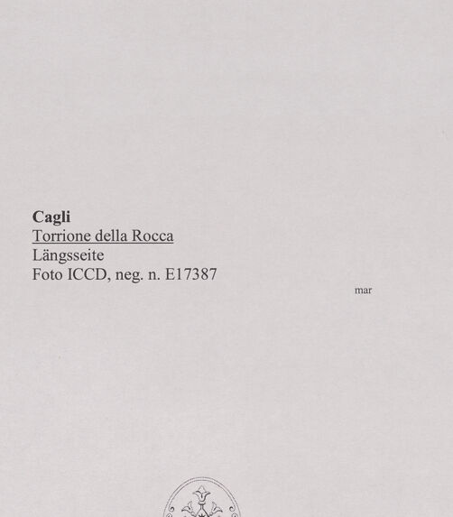 Rückseite von ICCD [https://www.deutsche-digitale-bibliothek.de/content/lizenzen/rv-ez/] Torrione della Rocca - Längsseite, bh567324_recto. Foto.