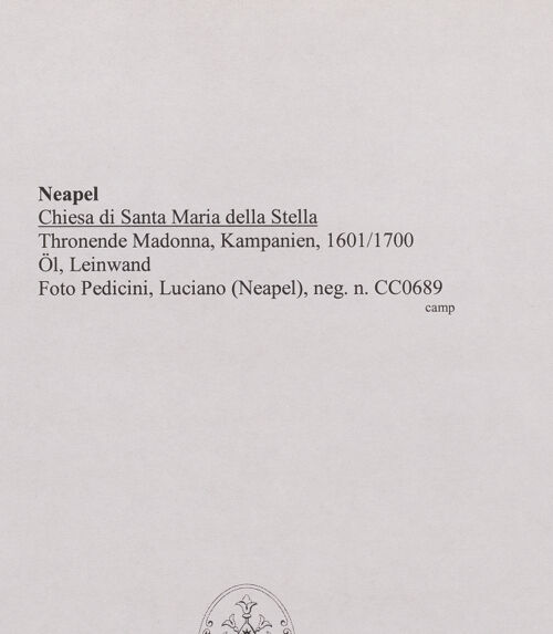 Rückseite von Pedicini, Luciano [https://www.deutsche-digitale-bibliothek.de/content/lizenzen/rv-ez/] Thronende Madonna - Gesamtansicht, bh570596_recto. Foto: Pedicini, Luciano.