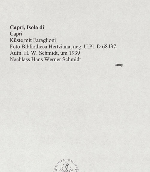 Rückseite von Bibliotheca Hertziana [https://www.deutsche-digitale-bibliothek.de/content/lizenzen/rv-fz/] Küste mit Faraglioni, bh570657_recto. Foto: Schmidt, Hans Werner.