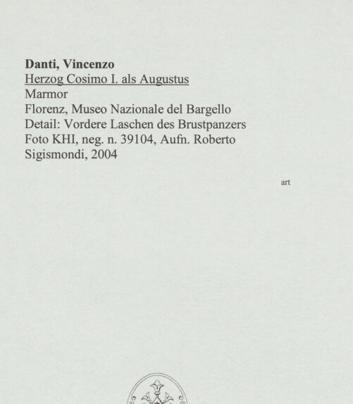 Rückseite von Kunsthistorisches Institut in Florenz [http://creativecommons.org/licenses/by-nc-sa/4.0/] Herzog Cosimo I. als Augustus - Detail: Vordere Laschen des Brustpanzers, bh572375_recto. Foto: Sigismondi, Roberto.