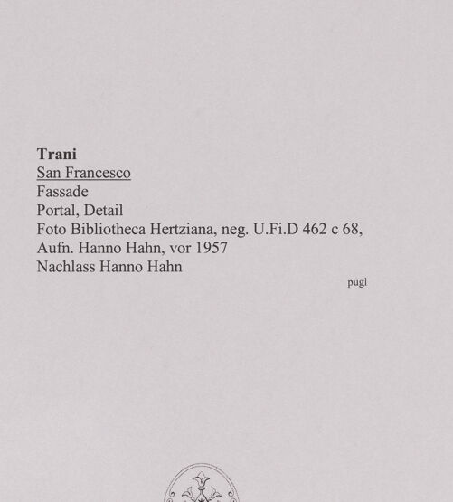 Rückseite von Bibliotheca Hertziana [https://www.deutsche-digitale-bibliothek.de/content/lizenzen/rv-fz/] San FrancescoHauptfassade - Portal, Detail, bh572965_recto. Foto: Hahn, Hanno.