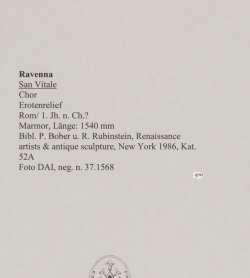 Rückseite von DAI [https://www.deutsche-digitale-bibliothek.de/content/lizenzen/rv-ez/] Der sogenannte Thron des Neptun (und Denkmal des Bischof Ecclesius) - Detail: Der sogenannte Thron des Neptun, bh574752_recto. Foto.