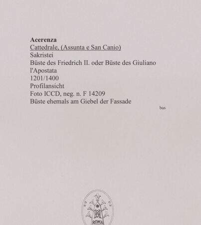 Rückseite von ICCD [https://www.deutsche-digitale-bibliothek.de/content/lizenzen/rv-ez/] Männliche Büste: Kaiser aus der Dynastie der Antoniner (oder Friedrich II. oder Giuliano l'Apostata) - Profilansicht, bh577418_recto. Foto.