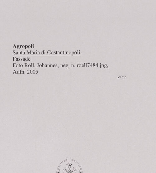 Rückseite von Röll, Johannes [https://www.deutsche-digitale-bibliothek.de/content/lizenzen/rv-fz/] Santa Maria di Costantinopoli - Fassade, bh579130_recto. Foto: Röll, Johannes.